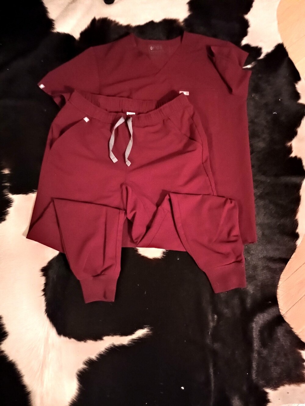 FIGS Technical Collection Scrub Jogger & Top Set in Berry Beet Burgundy Small